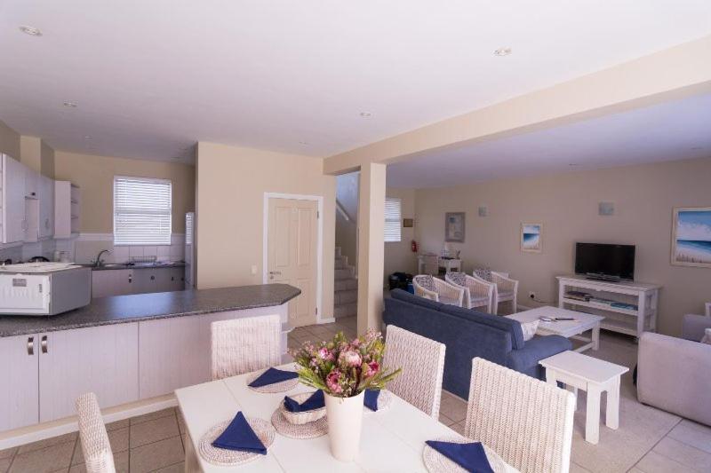 Lodge 93 Mossel Bay Extérieur photo